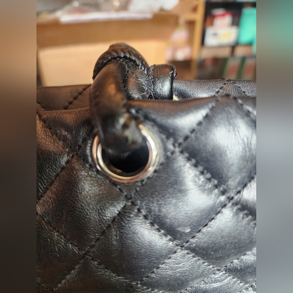 Chanel leather handbag - Picture 5 of 14